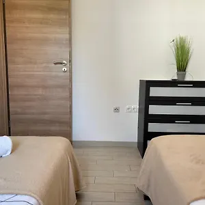 Affabilis Vip House - Top Location Right Next To The Beach - Free Parking - Sea View - Facilities And Activities Within Walking Distance - 15 Minutes From Split Airport - Buralux Apartment